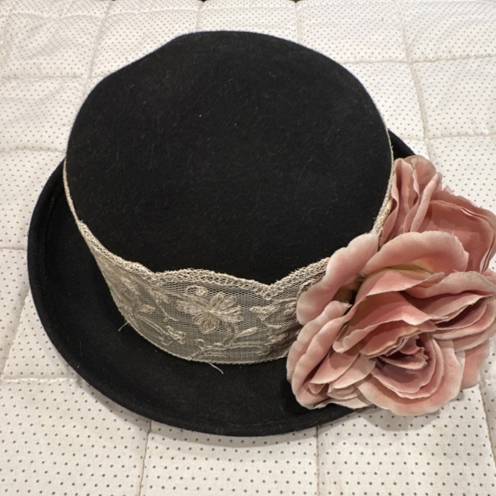 Black Floral Hat w/ Pink Roses Lace Band Tea Party Derby Costume Womens ~21.5"